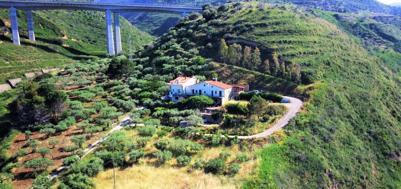 Tenuta Petreria Santo Stefano di Camastra Bagian luar foto